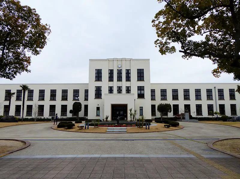 800px-Toyosato_Elementary_School_Old_Building_(2)